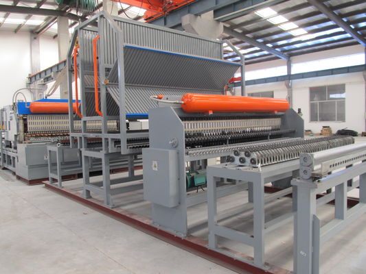Cnc W pełni automatyczna spawarka siatkowa Brc 50 * 50 mm